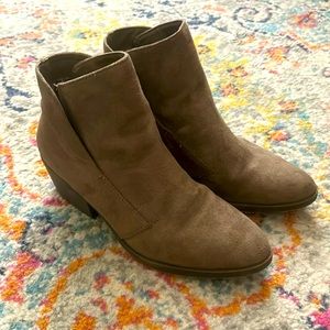 Pre-owned Madden Girl Light Brown Suede Boots
